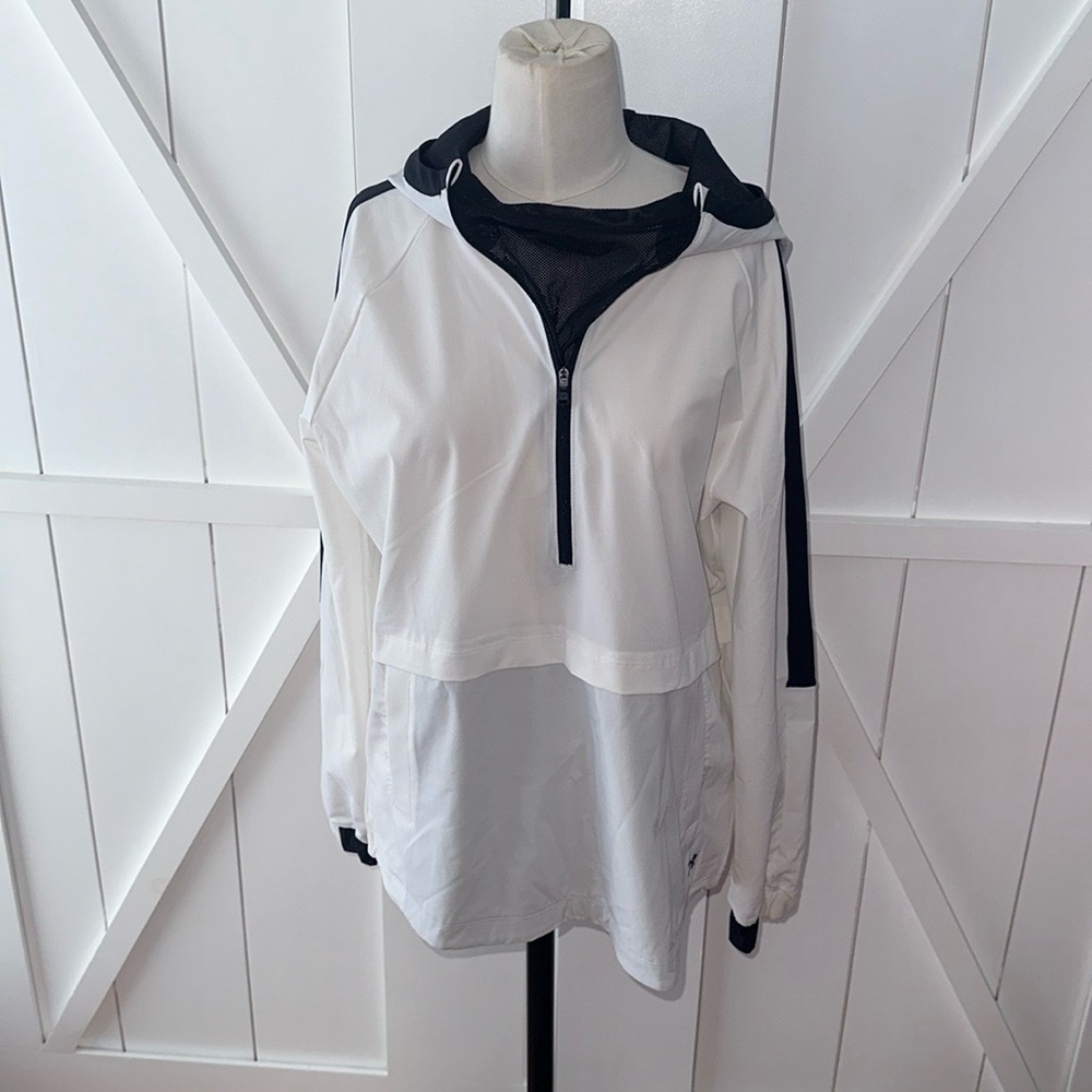 Under Armour Women's Light Weight Pull Over